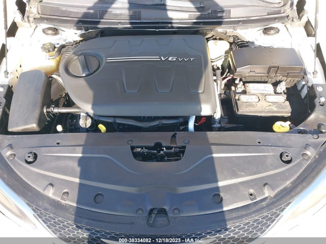 Chrysler 200 C 2015 1C3CCCCG3FN509563 Image 10