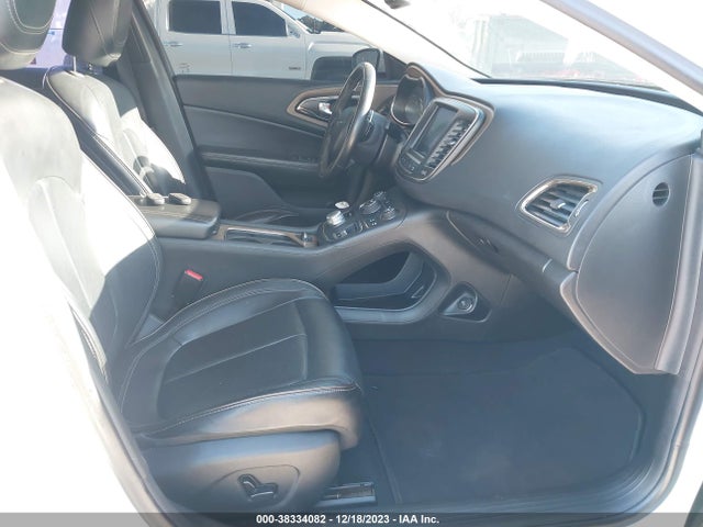 Chrysler 200 C 2015 1C3CCCCG3FN509563 Image 5