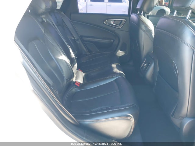 Chrysler 200 C 2015 1C3CCCCG3FN509563 Image 8