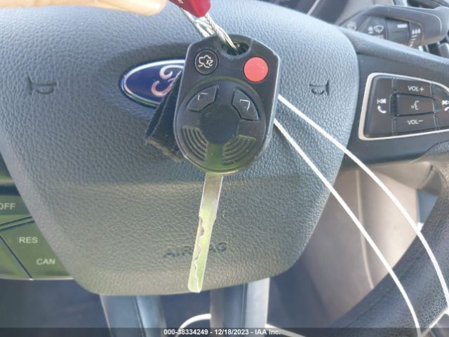 1FADP3F21FL215763 Ford FOCUS SE