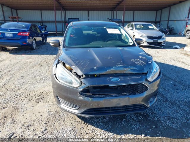 1FADP3F21FL215763 Ford FOCUS SE