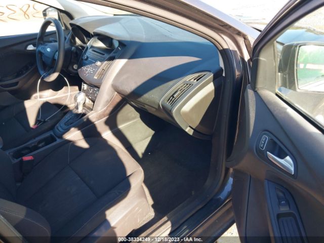 1FADP3F21FL215763 Ford FOCUS SE