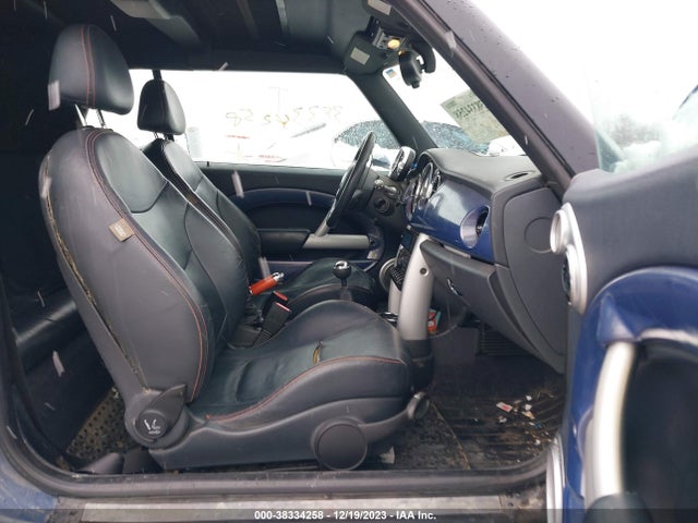2005 MINI COOPER S WMWRH33465TF80053 Photo 4
