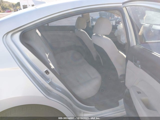 Hyundai ELANTRA SE 2017 KMHD74LF9HU395526 Image 8