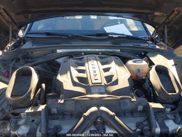 2017 PORSCHE MACAN WP1AG2A54HLB51521 Photo 9