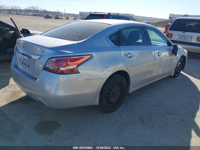 Nissan Altima 2.5 S 2015 1N4AL3AP9FC212661 Image 4