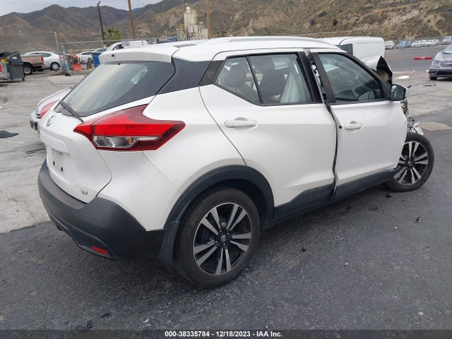 2018 NISSAN KICKS SV VIN: 3N1CP5CU8JL511855