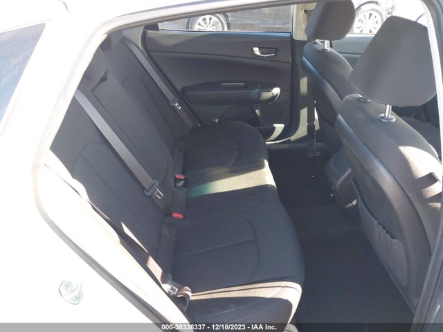 2016 KIA OPTIMA LX VIN: KNAGT4L31G5077005
