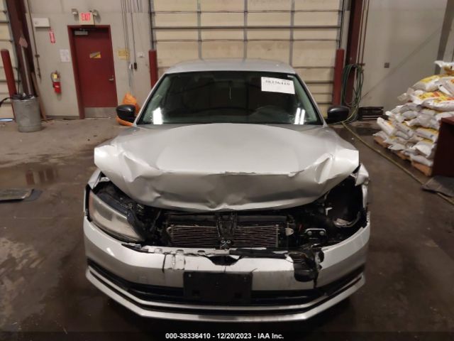3VW2K7AJXFM282010 Volkswagen Jetta 2.0l S