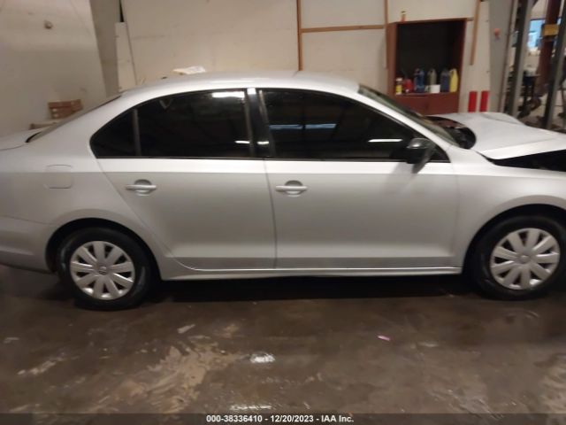 3VW2K7AJXFM282010 Volkswagen Jetta 2.0l S