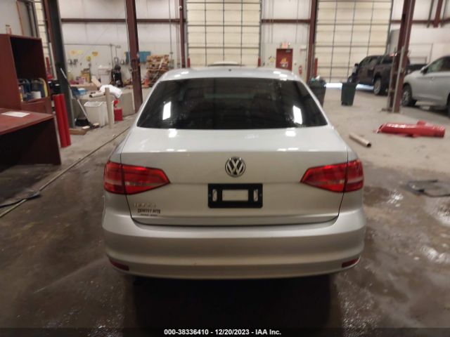 3VW2K7AJXFM282010 Volkswagen Jetta 2.0l S