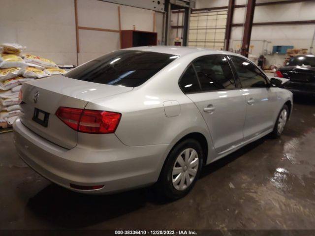 3VW2K7AJXFM282010 Volkswagen Jetta 2.0l S