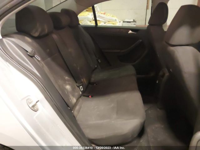 3VW2K7AJXFM282010 Volkswagen Jetta 2.0l S
