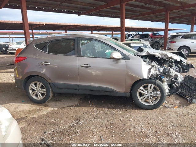 2011 HYUNDAI TUCSON GLS VIN: KM8JU3AC8BU276422