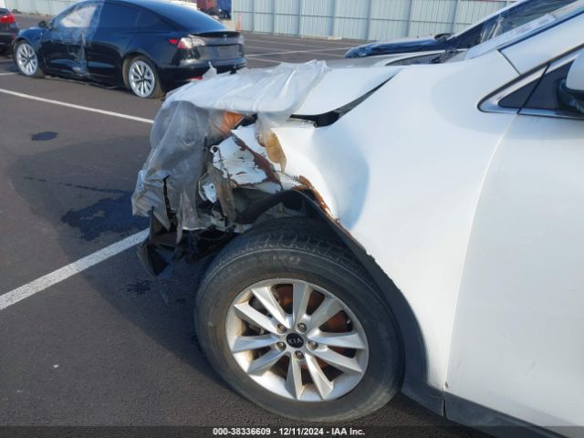 5XYPG4A5XKG570869 KIA Sorento 3.3l Lx