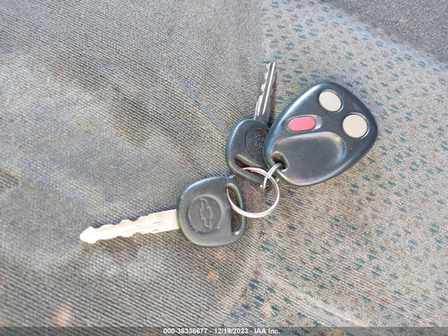 2004 CHEVROLET SILVERADO 2500 LS VIN: 1GCGK23U04F230837
