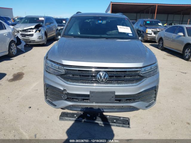 3VVCB7AX7PM114839 Volkswagen Tiguan 2.0t Se R-line Black