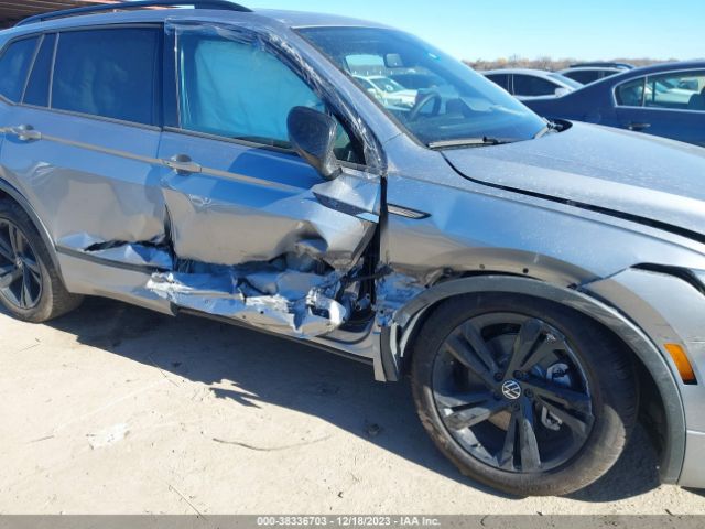 3VVCB7AX7PM114839 Volkswagen Tiguan 2.0t Se R-line Black