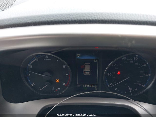 2017 TOYOTA RAV4 XLE VIN: JTMWFREV0HJ707915