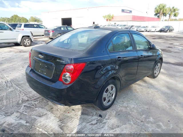 Chevrolet Sonic Ls Auto 2015 1G1JA5SH4F4105913 Image 4