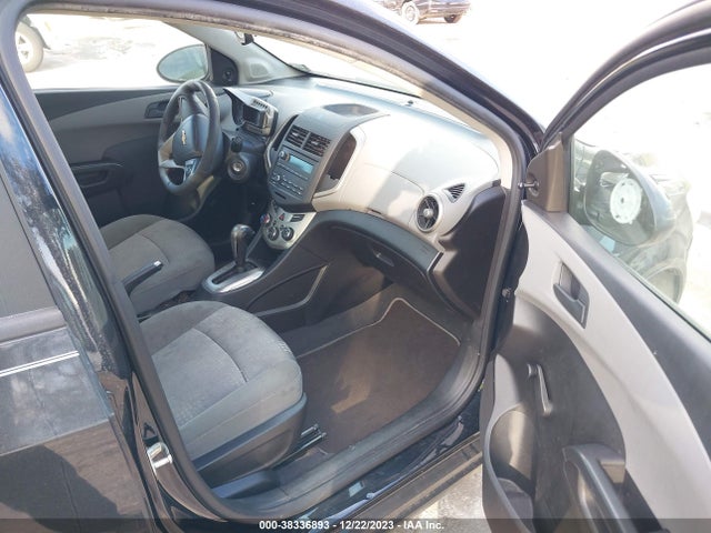 Chevrolet Sonic Ls Auto 2015 1G1JA5SH4F4105913 Image 5