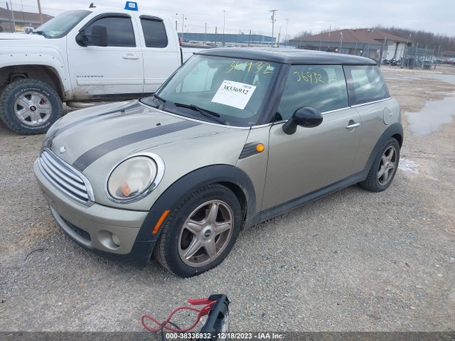 2007 MINI COOPER WMWMF33547TU62754 Photo 1
