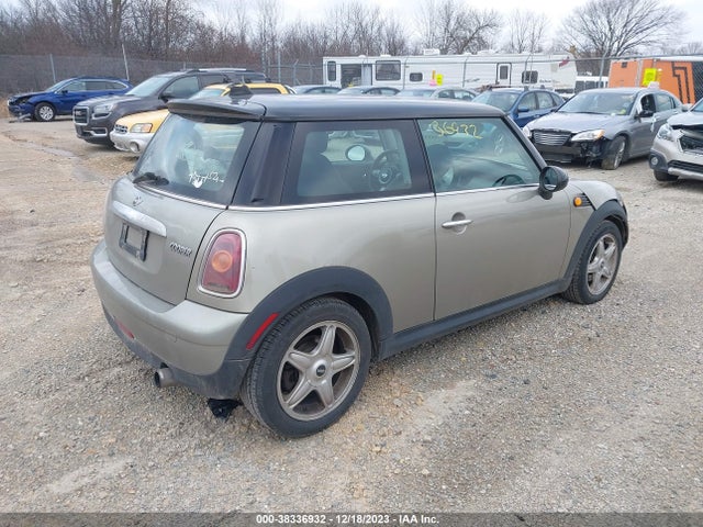 2007 MINI COOPER WMWMF33547TU62754 Photo 3
