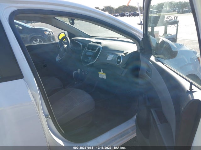 Chevrolet Sonic Lt Auto 2019 1G1JG6SB3K4137939 Image 5