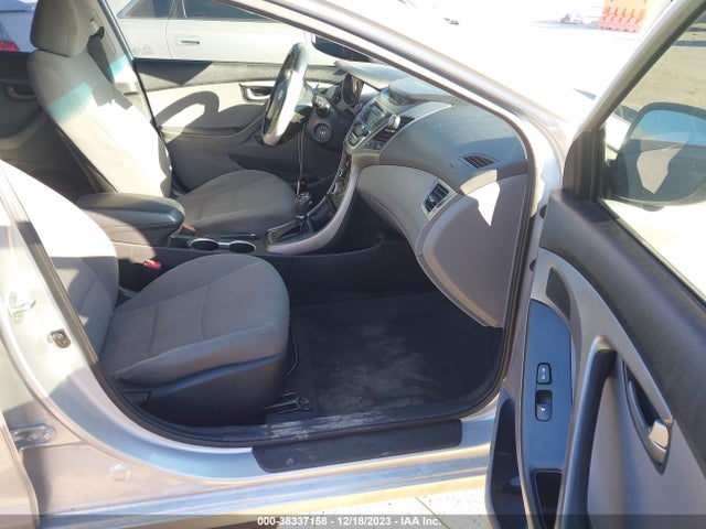 2015 HYUNDAI ELANTRA SE VIN: 5NPDH4AE9FH579562