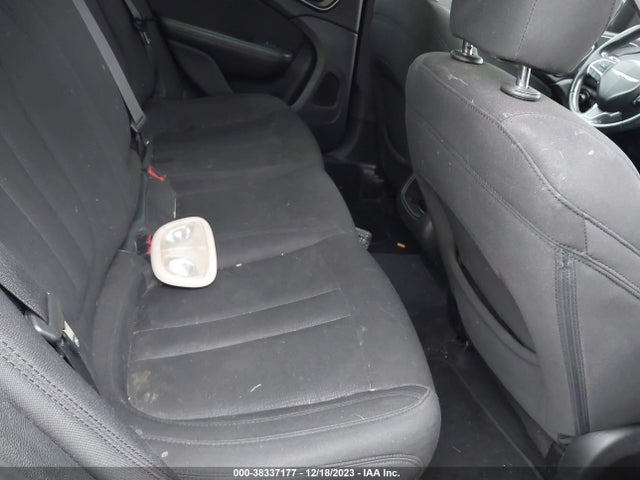 Chrysler 200 Limited 2015 1C3CCCAB2FN602694 Image 8