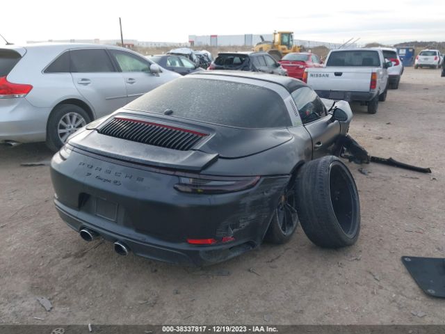 2017 PORSCHE 911 WP0BB2A95HS136149 Photo 3