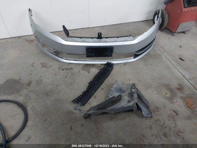 1VWAT7A36FC076095 Volkswagen Passat 1.8t S
