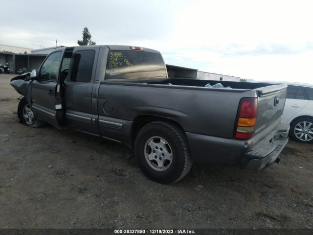 2002 CHEVROLET SILVERADO 1500 LS VIN: 2GCEC19V721252515
