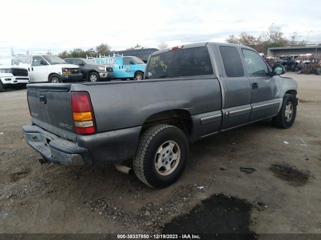 2002 CHEVROLET SILVERADO 1500 LS VIN: 2GCEC19V721252515