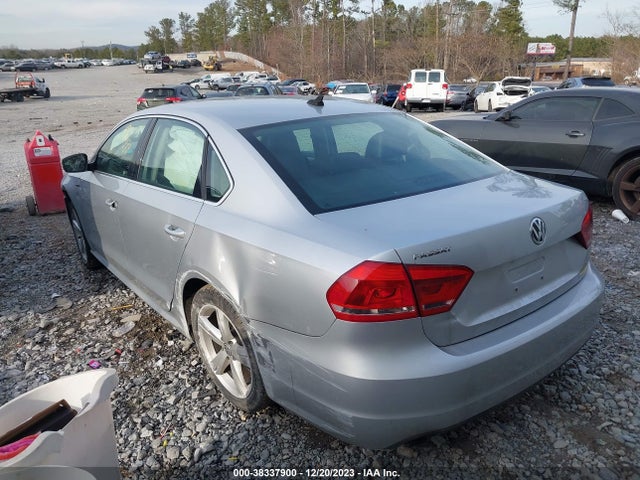 1VWAT7A36FC117633 Volkswagen Passat 1.8t Limited Edition