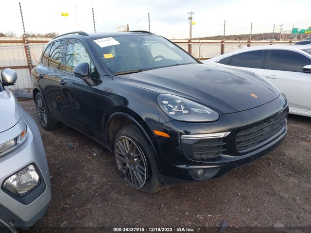2017 PORSCHE CAYENNE WP1AA2A26HKA82554 Photo 0