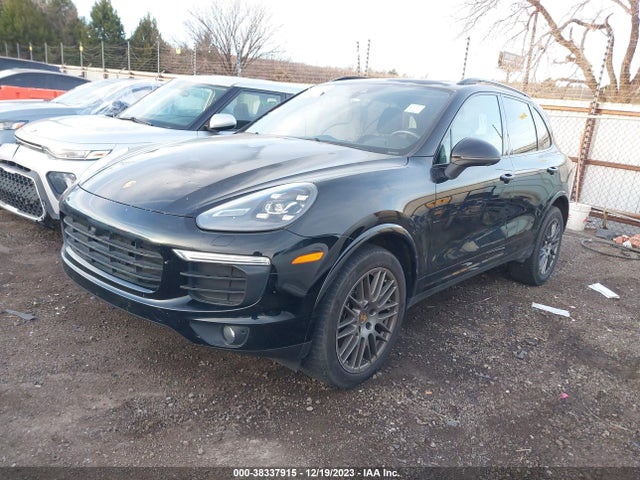 2017 PORSCHE CAYENNE WP1AA2A26HKA82554 Photo 1