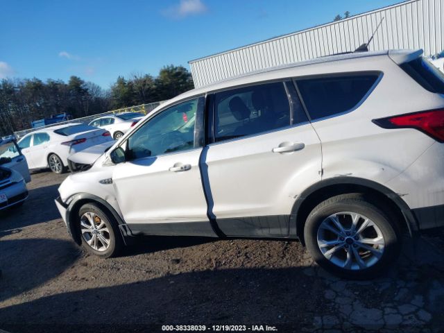 1FMCU9GD8KUB15158 Ford ESCAPE SE