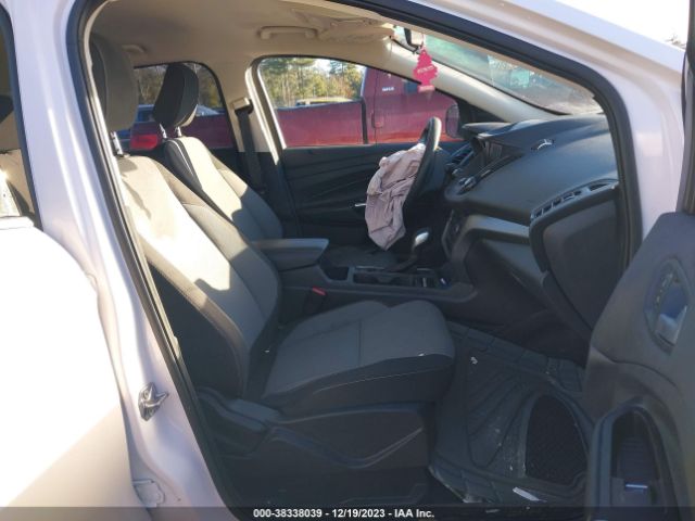 1FMCU9GD8KUB15158 Ford ESCAPE SE