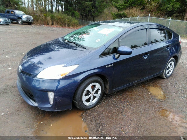 Toyota Prius Four 2015 JTDKN3DU9F0418543 Image 2