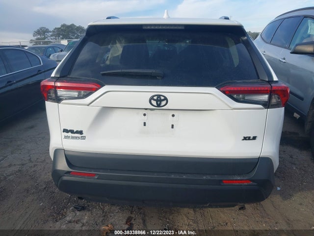 2021 TOYOTA RAV4 XLE VIN: 2T3W1RFV7MW167620
