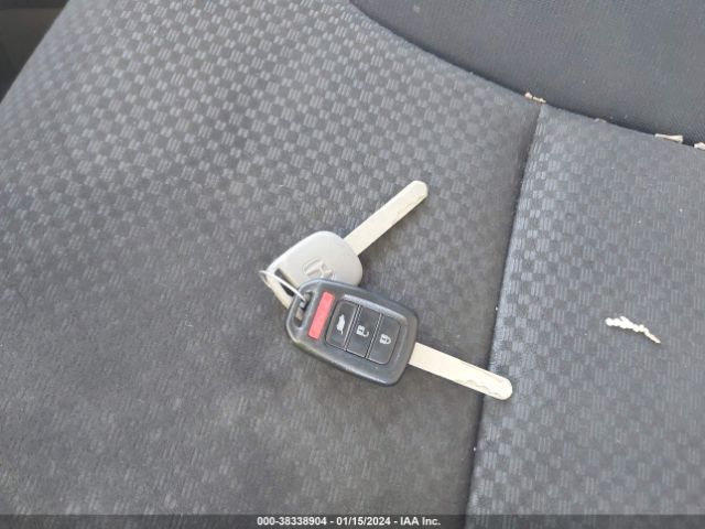 2HKRM4H38GH643503 Honda CR-V LX