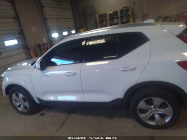 Volvo Xc40 T4 Momentum 2022 YV4AC2HK3N2666372 Image 14