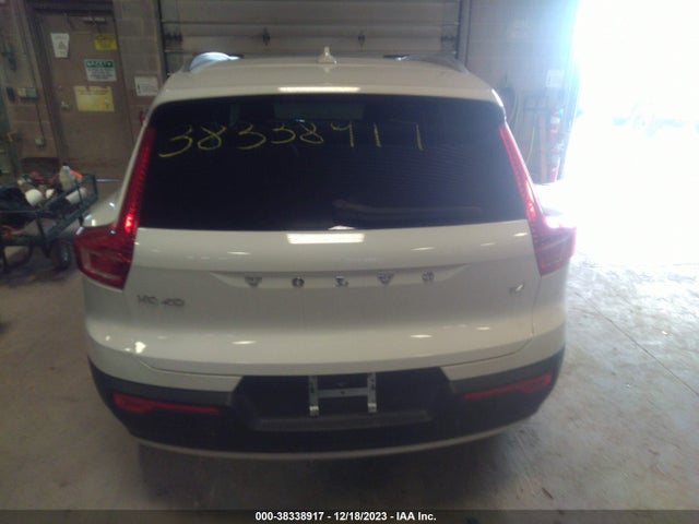 Volvo Xc40 T4 Momentum 2022 YV4AC2HK3N2666372 Image 16