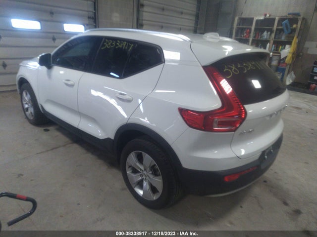 Volvo Xc40 T4 Momentum 2022 YV4AC2HK3N2666372 Image 3