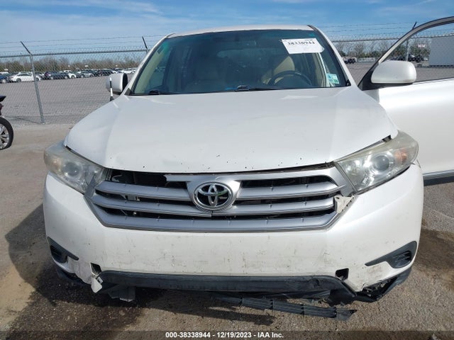 2011 TOYOTA HIGHLANDER BASE V6 VIN: 5TDZK3EH8BS046662