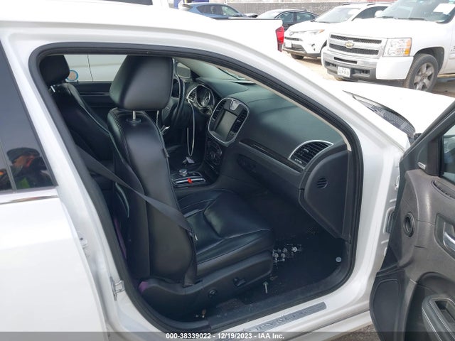 2C3CCAEG5GH212225 Chrysler 300 300c