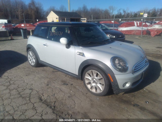 2010 MINI COOPER WMWMF3C59ATU77113 Photo 0
