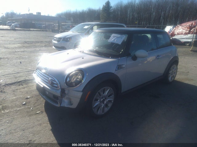 2010 MINI COOPER WMWMF3C59ATU77113 Photo 1