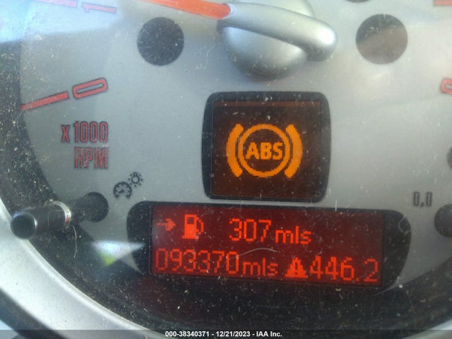 2010 MINI COOPER WMWMF3C59ATU77113 Photo 6